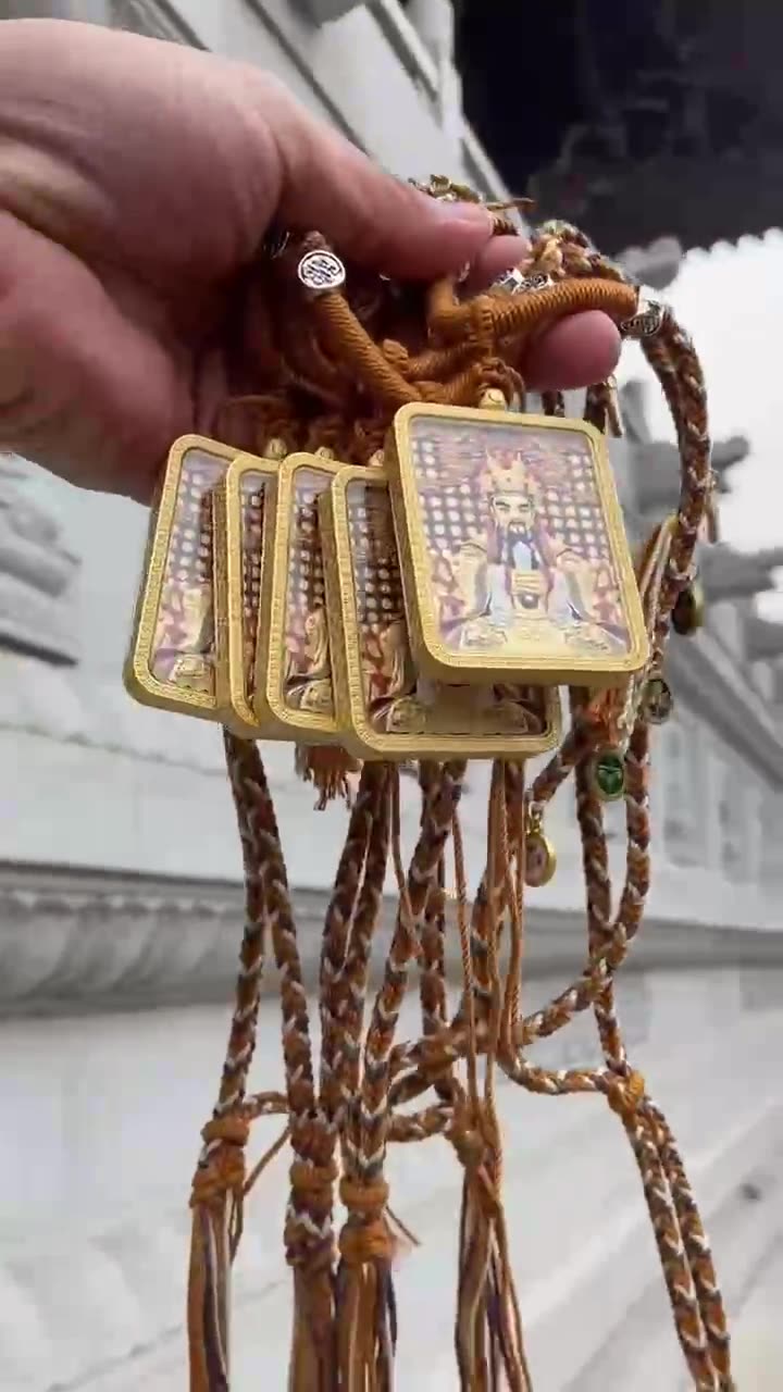 Tibetan-style necklace Thangka pendant